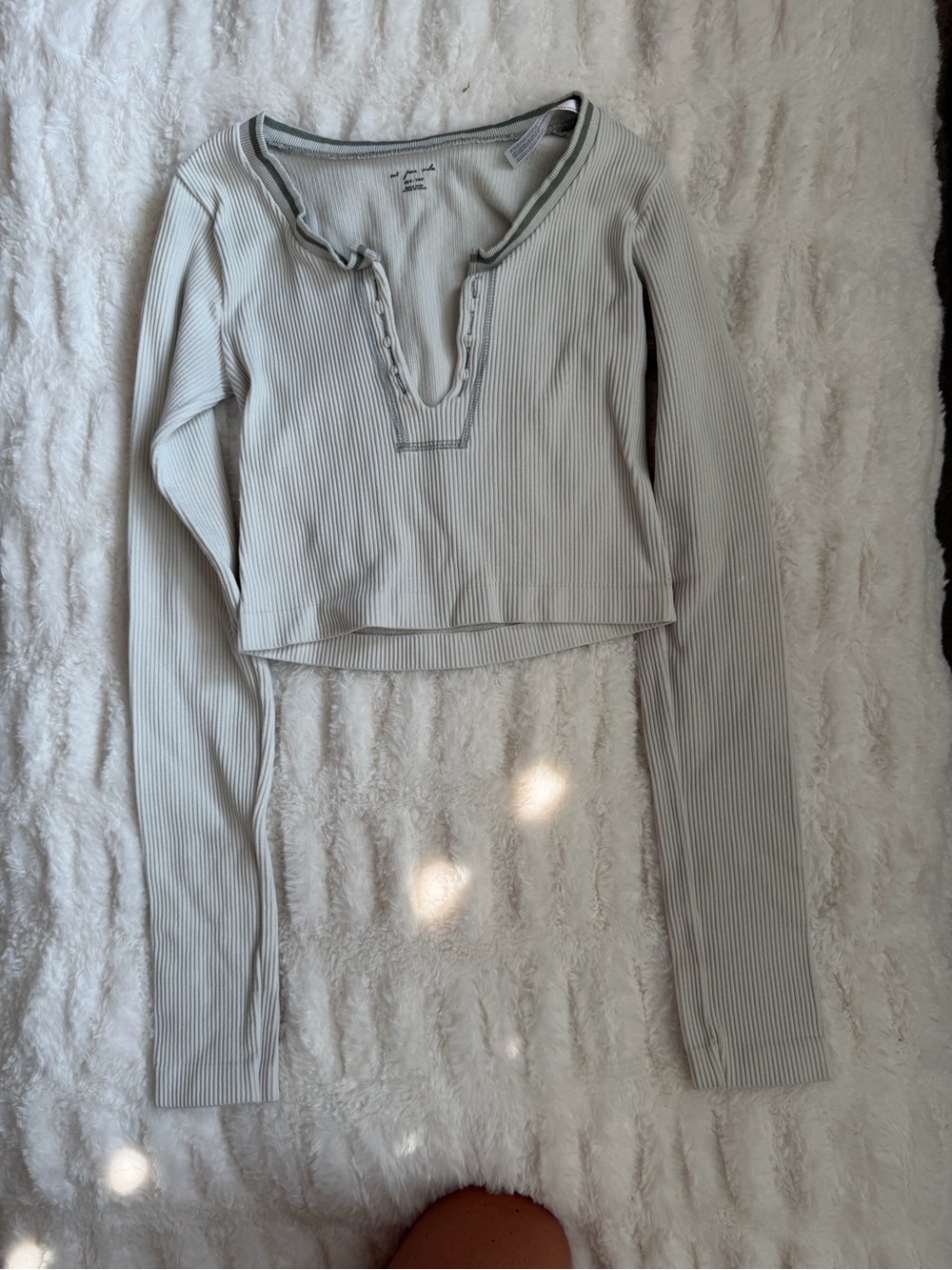 Urban Outfitters Long-Sleeve Ribbed Crop Top in Light Cream with Gray Trim - Picture 2 of 6